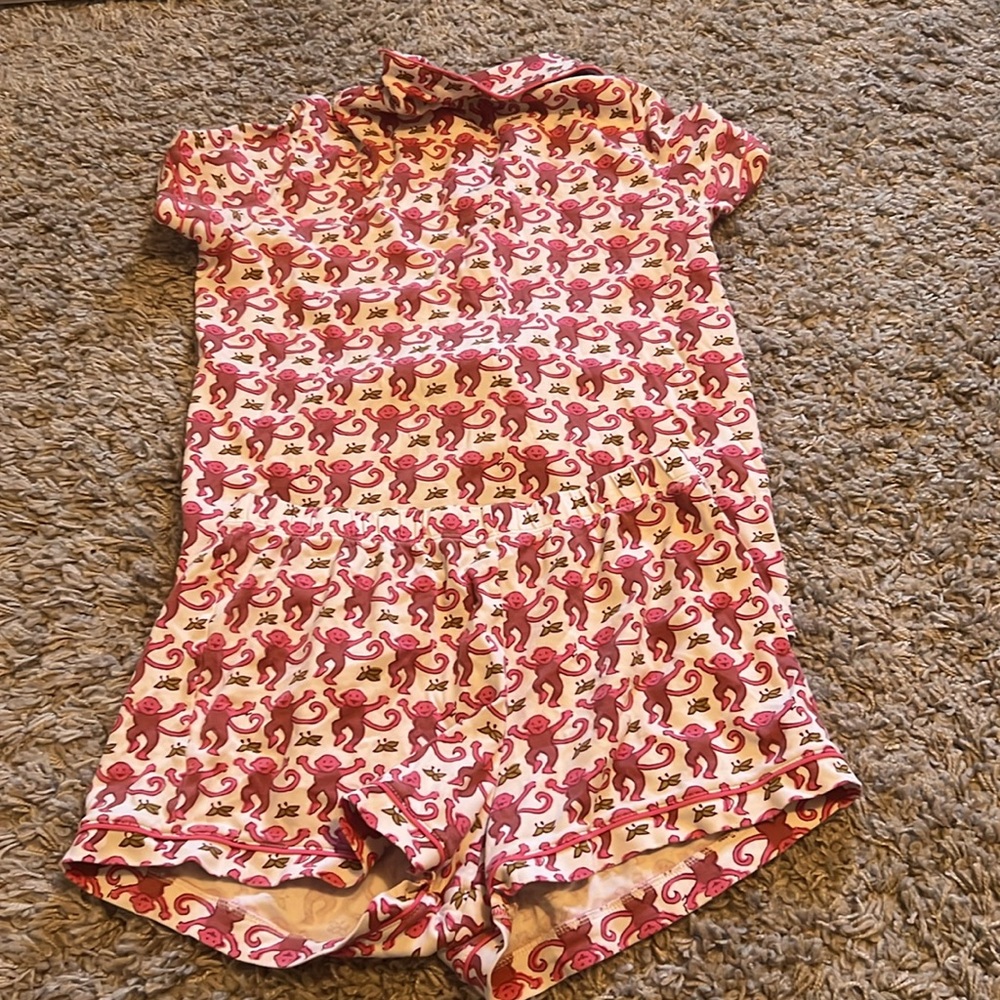 Woman’s Roller Rabbit pajamas🩷🤍 - Picture 2 of 2